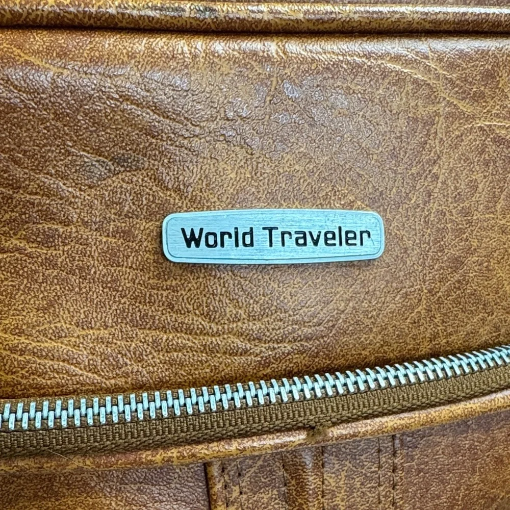 World Traveler looks like